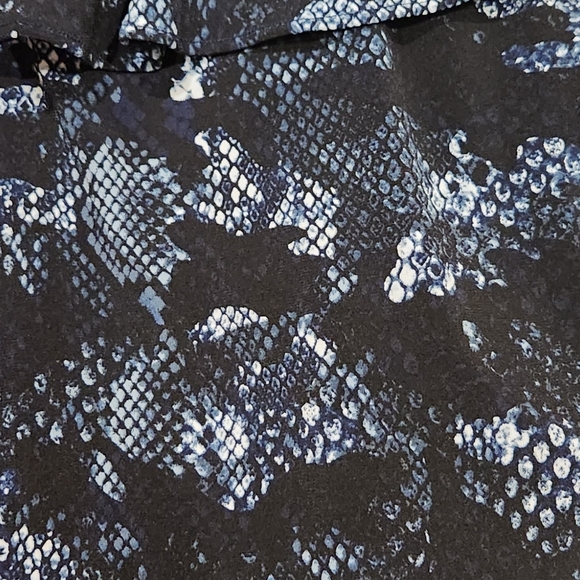 EUC MK | On or Off Shoulder Blouse - Picture 3 of 4